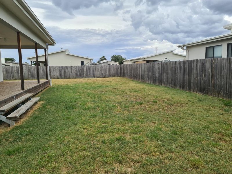 Photo - 15 Barry Place, Dalby QLD 4405 - Image 19