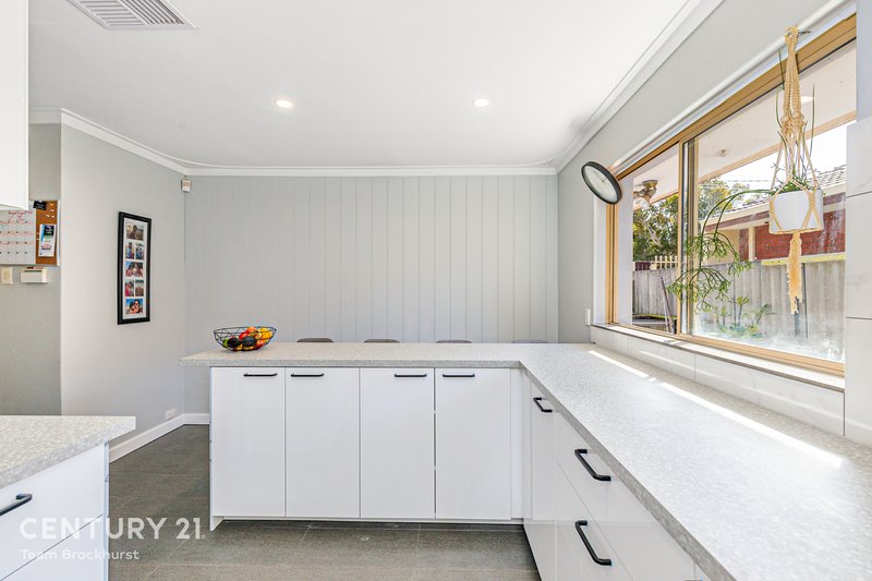 Photo - 15 Baryna Street, Armadale WA 6112 - Image 10