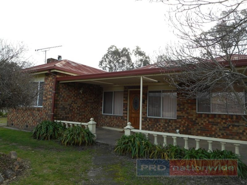 15 Bassett Street, Tumut NSW 2720