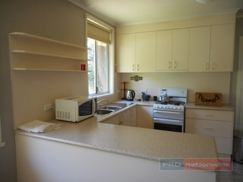 Photo - 15 Batlow Avenue, Batlow NSW 2730 - Image 10