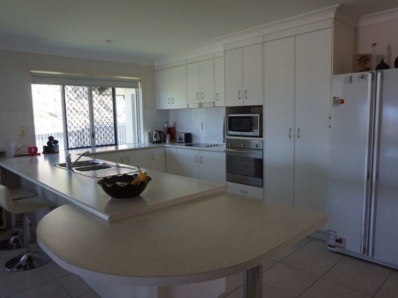 Photo - 15 Bauhinia Street, Boyne Island QLD 4680 - Image 3