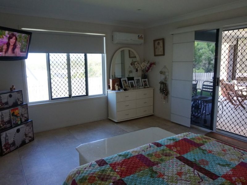 Photo - 15 Bauhinia Street, Boyne Island QLD 4680 - Image 10