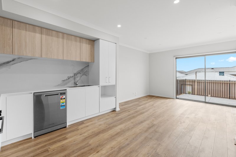 Photo - 15 Bayou Walk, Sunbury VIC 3429 - Image 4