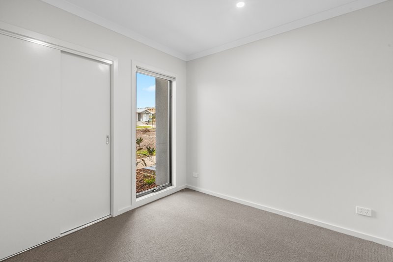 Photo - 15 Bayou Walk, Sunbury VIC 3429 - Image 6