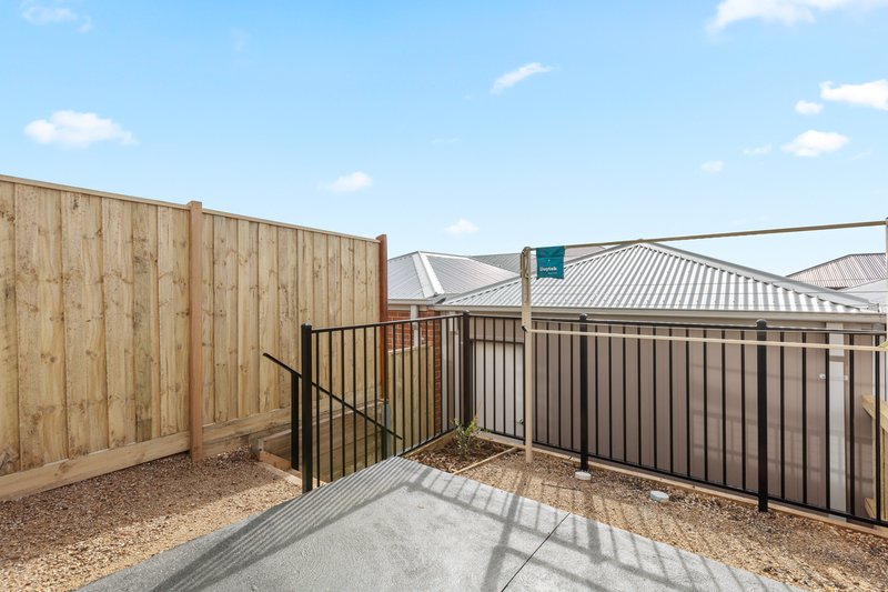 Photo - 15 Bayou Walk, Sunbury VIC 3429 - Image 10