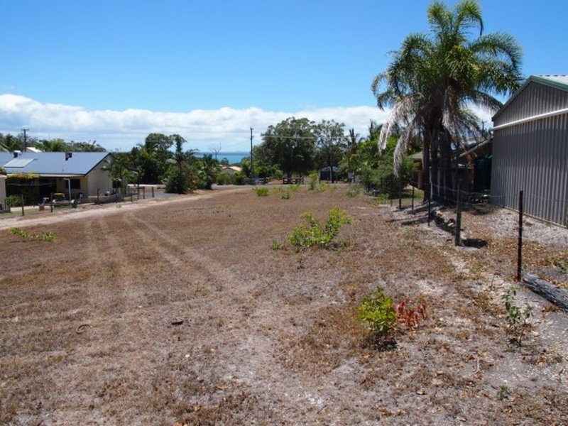 Photo - 15 Beacon Road, Booral QLD 4655 - Image 3