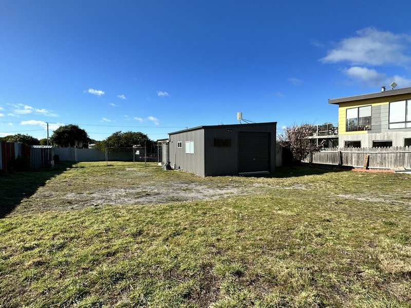 Photo - 15 Beaumaris Avenue, Beaumaris TAS 7215 - Image 4