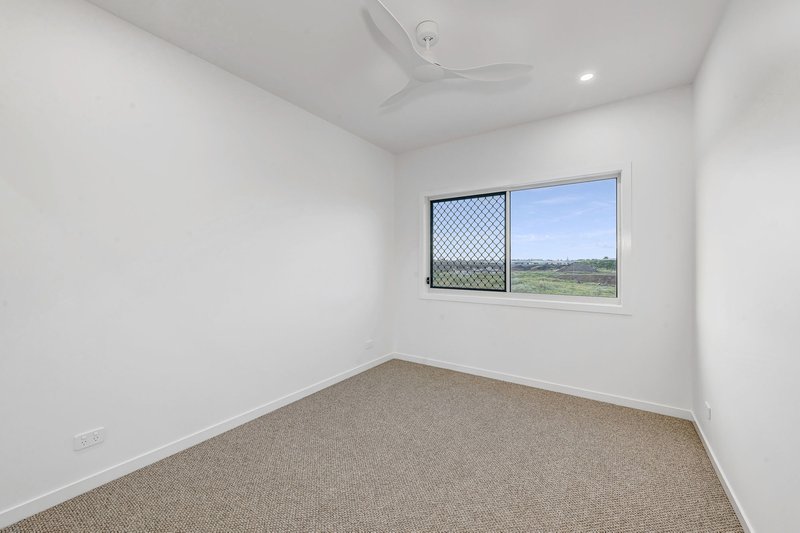 Photo - 15 Bedarra Boulevard, Innes Park QLD 4670 - Image 17