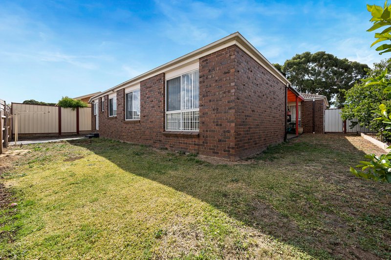 Photo - 15 Bedingham Drive, Hillside VIC 3037 - Image 16