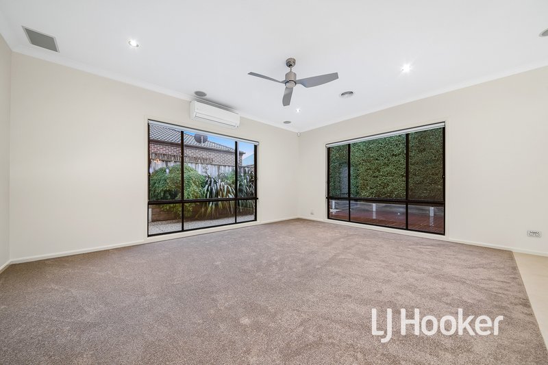 Photo - 15 Bellerive Avenue, Officer VIC 3809 - Image 6