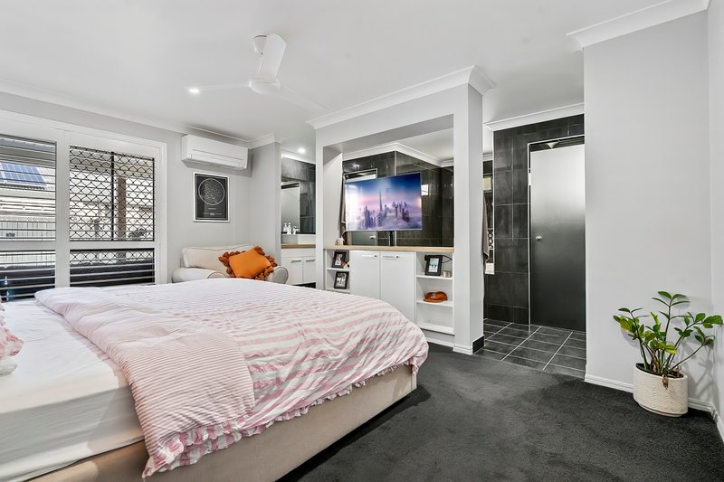 Photo - 15 Bells Court, Rosslyn QLD 4703 - Image 11
