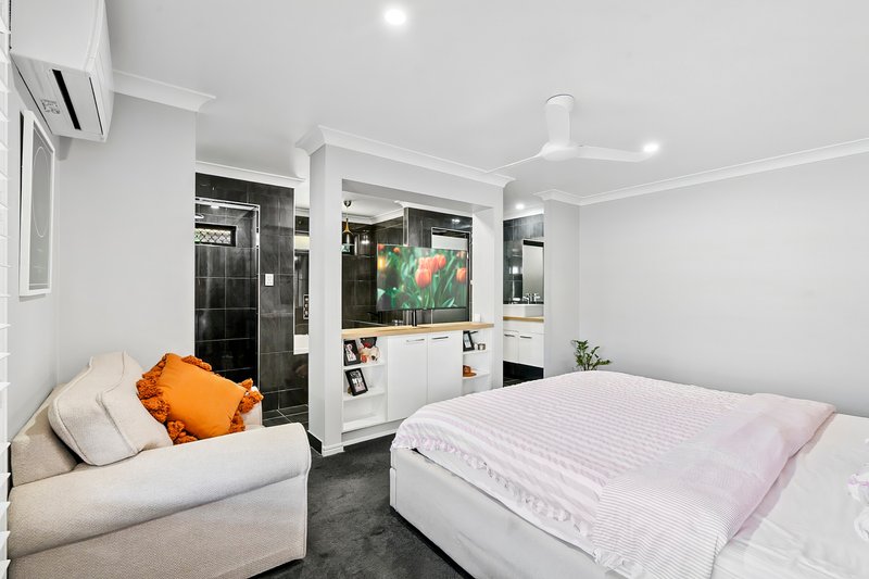 Photo - 15 Bells Court, Rosslyn QLD 4703 - Image 12