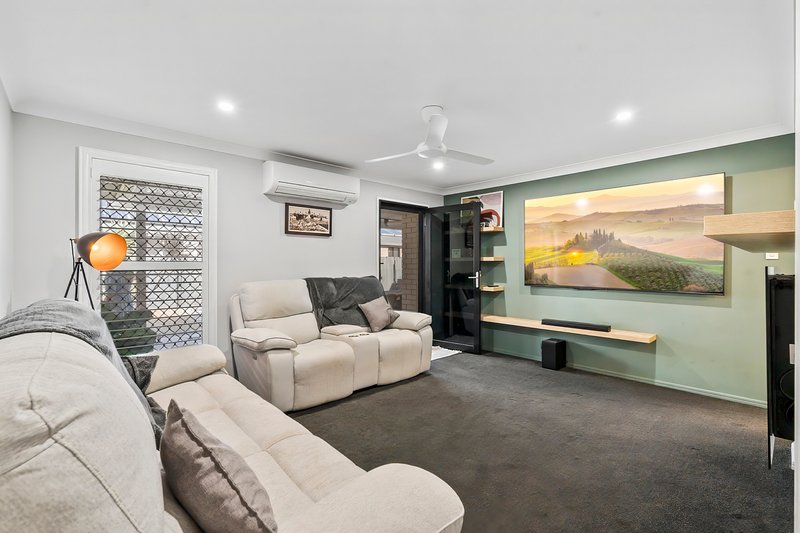 Photo - 15 Bells Court, Rosslyn QLD 4703 - Image 13