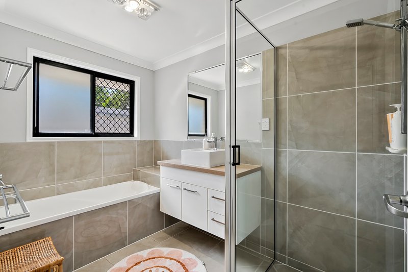 Photo - 15 Bells Court, Rosslyn QLD 4703 - Image 17