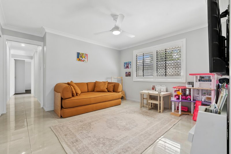 Photo - 15 Bells Court, Rosslyn QLD 4703 - Image 18