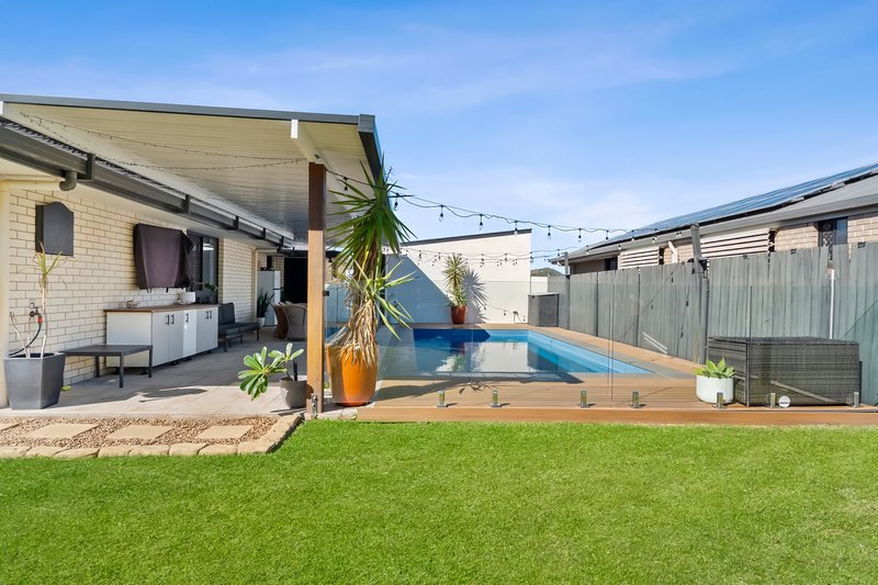 Photo - 15 Bells Court, Rosslyn QLD 4703 - Image 28