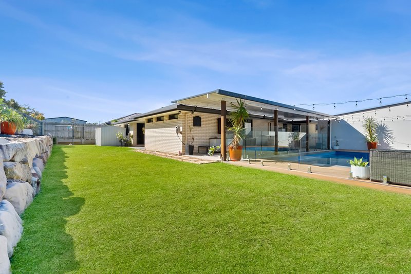 Photo - 15 Bells Court, Rosslyn QLD 4703 - Image 30