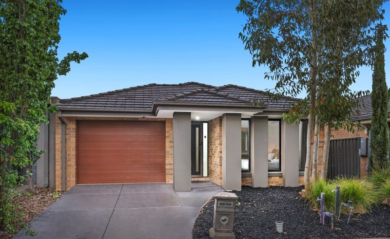 Photo - 15 Bindarri Road, Manor Lakes VIC 3024 - Image 2