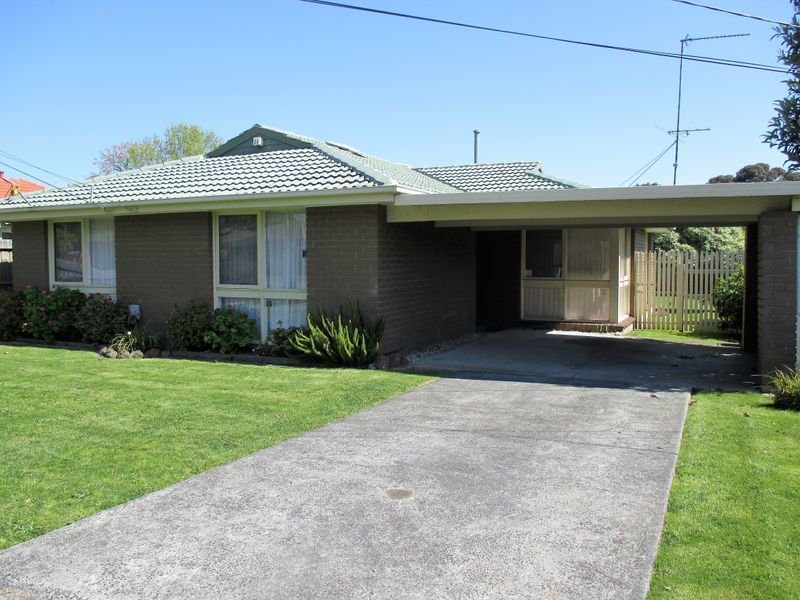 Photo - 15 Binding Avenue, Cranbourne VIC 3977 - Image 1