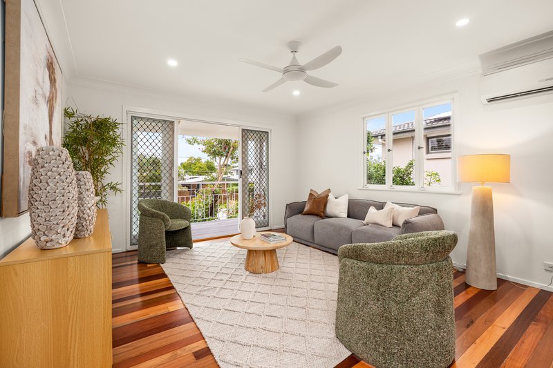 Photo - 15 Bineen Street, Carina QLD 4152 - Image 2