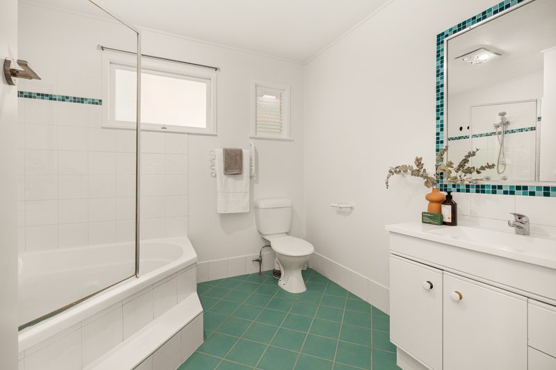 Photo - 15 Bineen Street, Carina QLD 4152 - Image 10