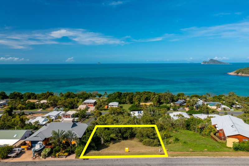 15 Blackcurrant Drive, Hideaway Bay QLD 4800