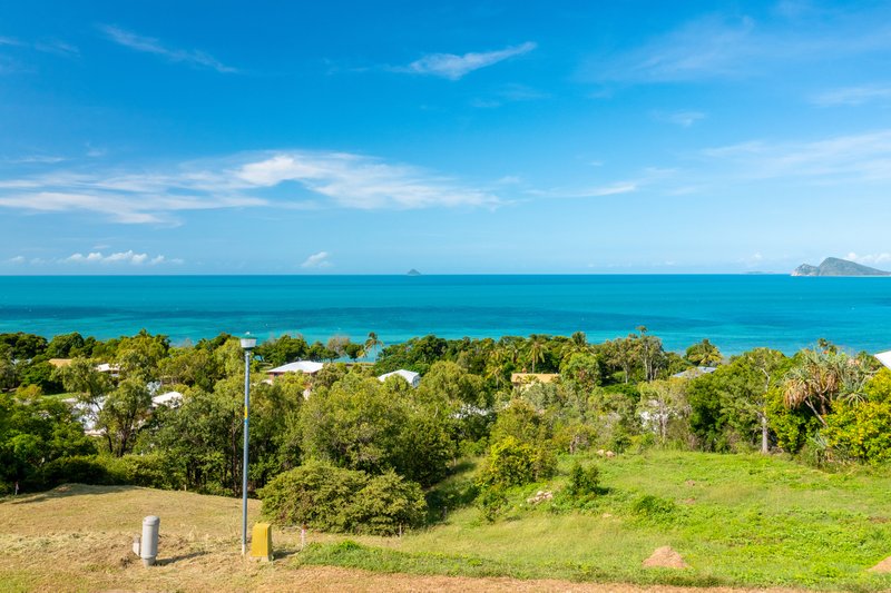 Photo - 15 Blackcurrant Drive, Hideaway Bay QLD 4800 - Image 3