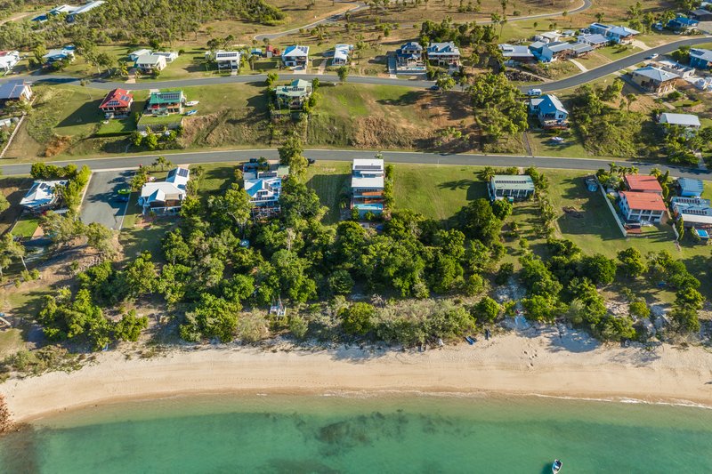 Photo - 15 Blackcurrant Drive, Hideaway Bay QLD 4800 - Image 4