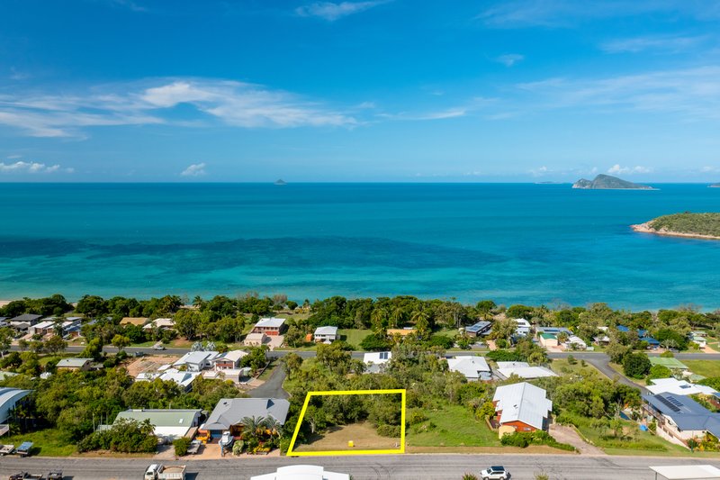 Photo - 15 Blackcurrant Drive, Hideaway Bay QLD 4800 - Image 9