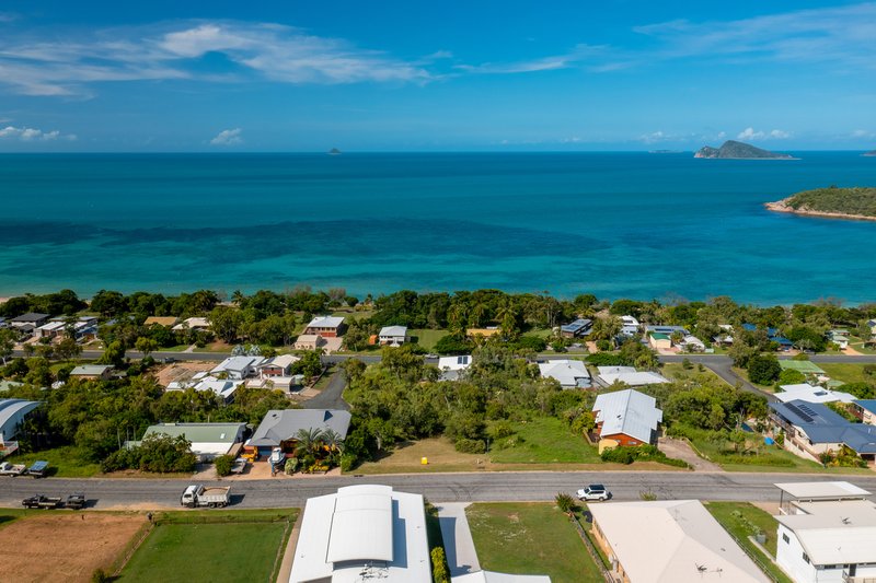 Photo - 15 Blackcurrant Drive, Hideaway Bay QLD 4800 - Image 10