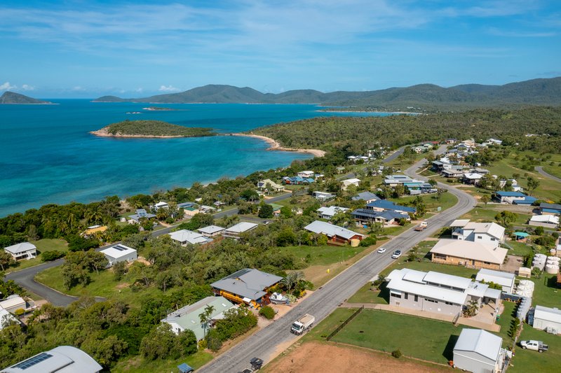 Photo - 15 Blackcurrant Drive, Hideaway Bay QLD 4800 - Image 13