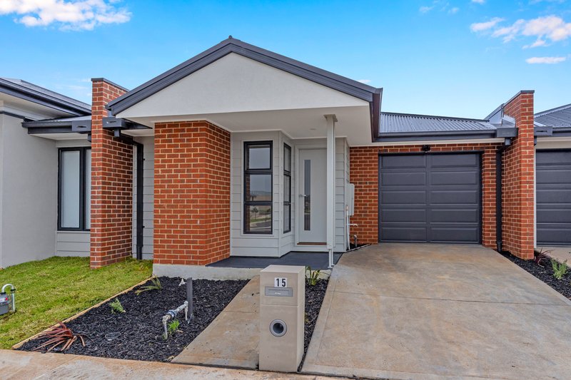 15 Blackscroft Road, Thornhill Park VIC 3335