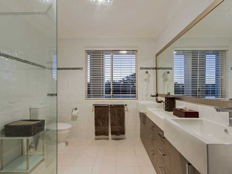 Photo - 15 Blakehurst Place, Robina QLD 4226 - Image 5