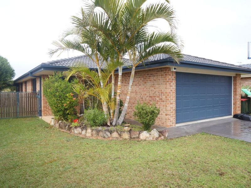 15 Bluehaven Drive, Old Bar NSW 2430