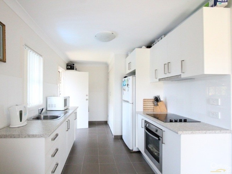 Photo - 15 Bobin Road, Sadleir NSW 2168 - Image 3