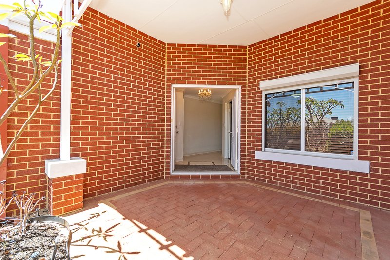 Photo - 15 Boranup Avenue, Clarkson WA 6030 - Image 2