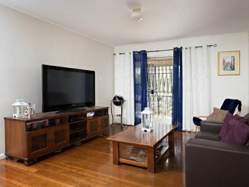 Photo - 15 Borden Street, Sherwood QLD 4075 - Image 5