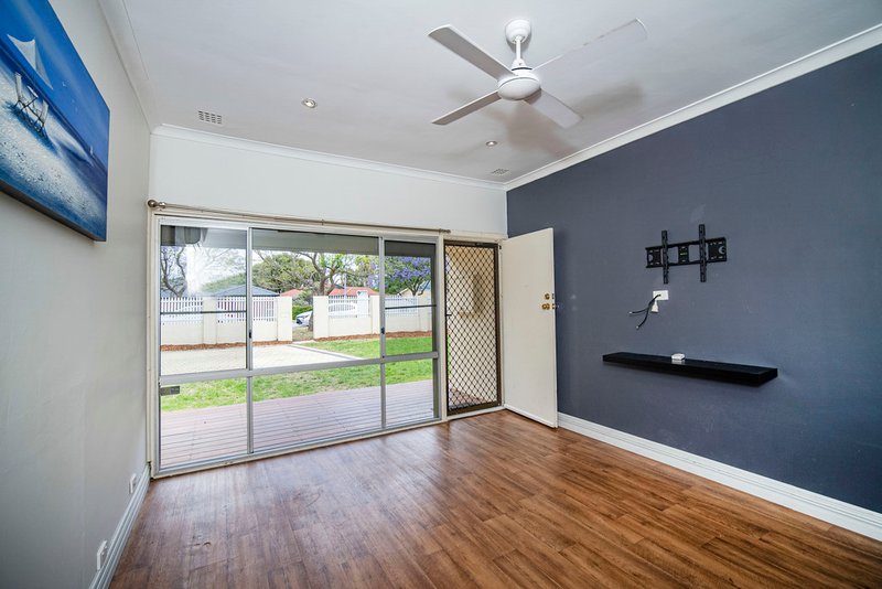 Photo - 15 Bowkett Street, Redcliffe WA 6104 - Image 3