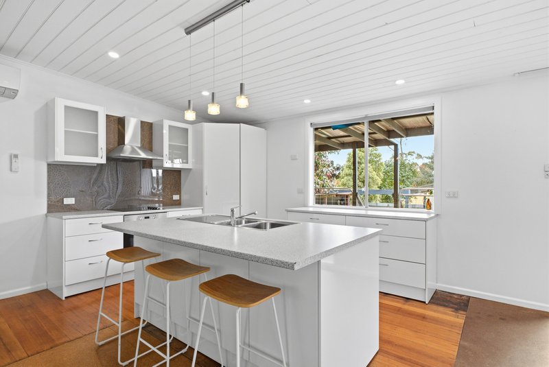 Photo - 15 Boyana Crescent, Croydon VIC 3136 - Image 3