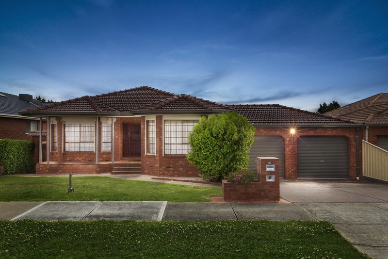 15 Brabham Drive, Mill Park VIC 3082