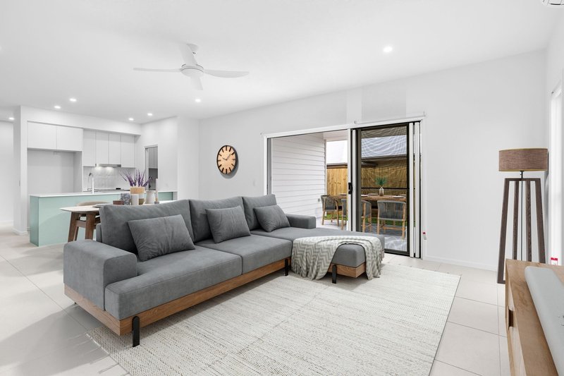 Photo - 1/5 Bradbury Place, Maleny QLD 4552 - Image 18
