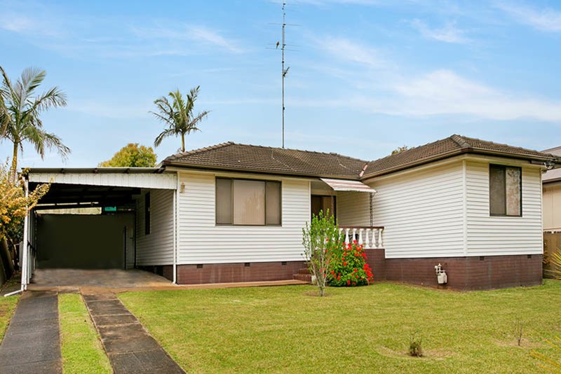 15 Bradman Avenue, Warilla NSW 2528