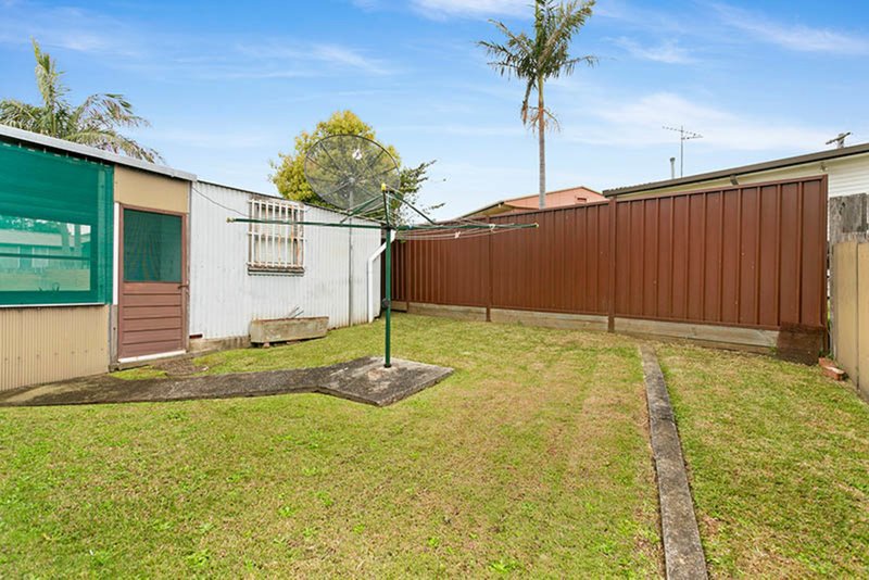 Photo - 15 Bradman Avenue, Warilla NSW 2528 - Image 8