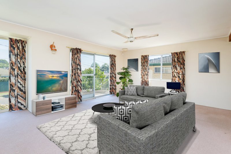 Photo - 15 Braemar Street, Sunnybank Hills QLD 4109 - Image 3