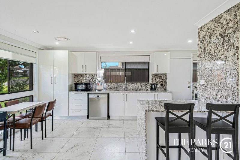 Photo - 15 Brahma Close, Bossley Park NSW 2176 - Image 3