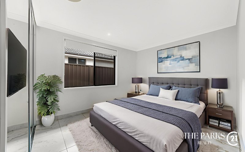 Photo - 15 Brahma Close, Bossley Park NSW 2176 - Image 5