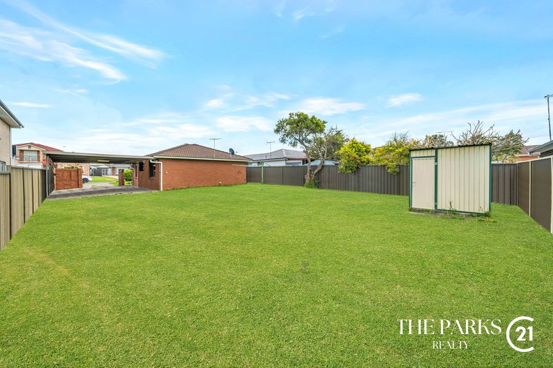 Photo - 15 Brahma Close, Bossley Park NSW 2176 - Image 9