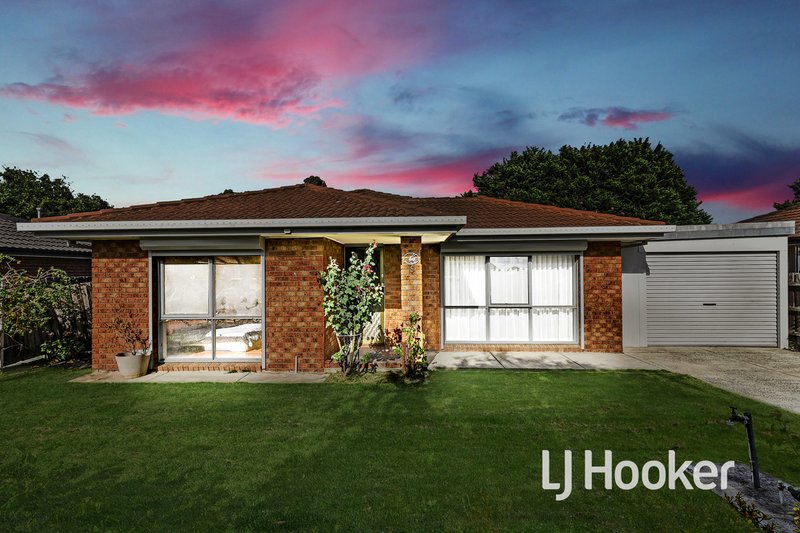 15 Branton Drive, Hampton Park VIC 3976