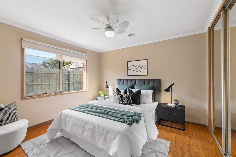 Photo - 15 Brentfield Court, Mill Park VIC 3082 - Image 6