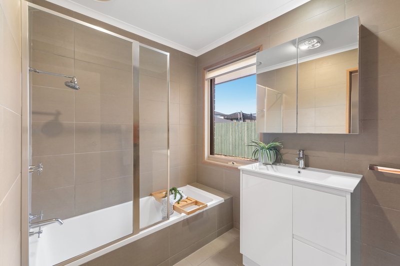 Photo - 15 Brentfield Court, Mill Park VIC 3082 - Image 8